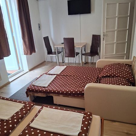 Birta Apartman Hajdúszoboszló Buitenkant foto