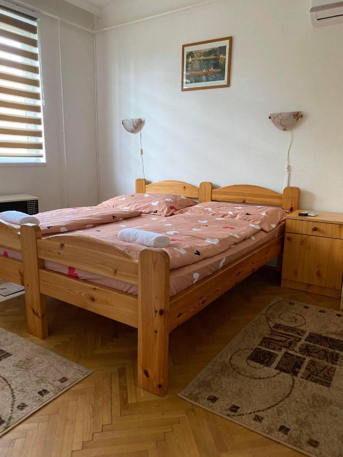 Birta Apartman Hajdúszoboszló Buitenkant foto