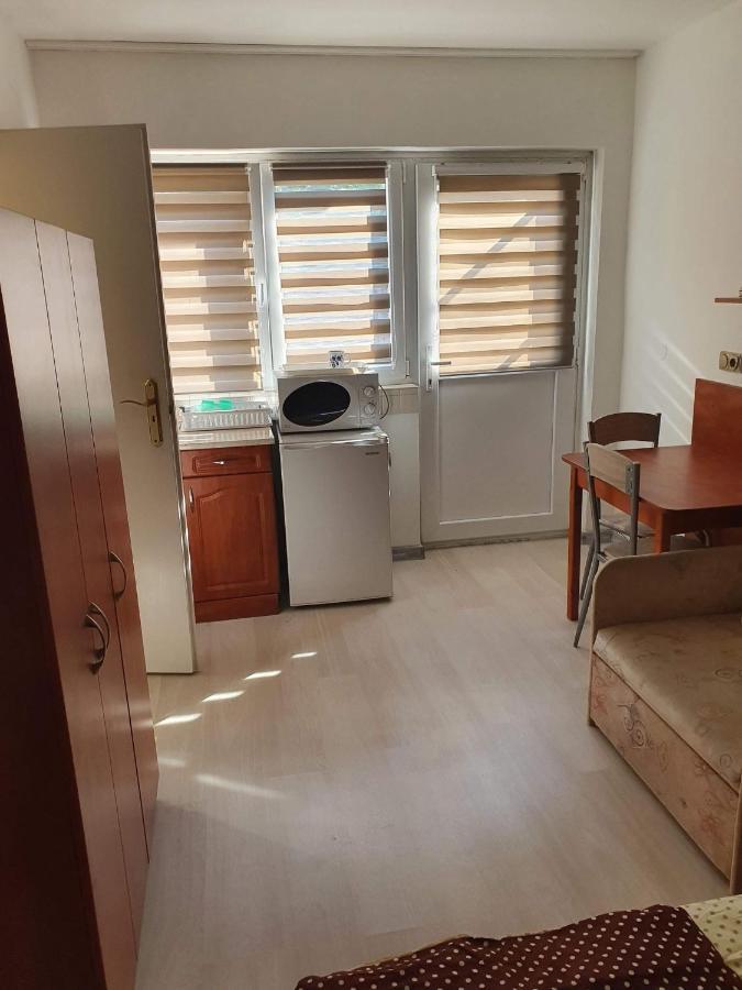 Birta Apartman Hajdúszoboszló Buitenkant foto