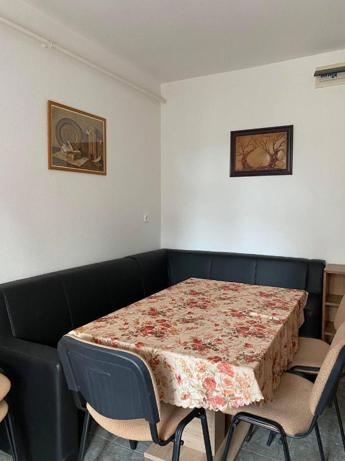 Birta Apartman Hajdúszoboszló Buitenkant foto