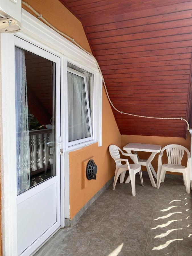 Birta Apartman Hajdúszoboszló Buitenkant foto