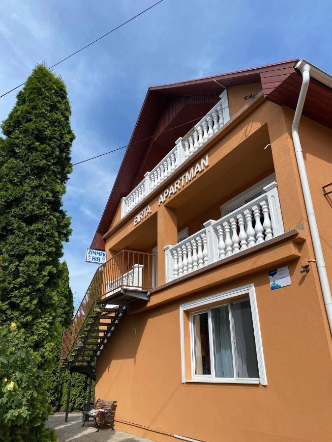 Birta Apartman Hajdúszoboszló Buitenkant foto