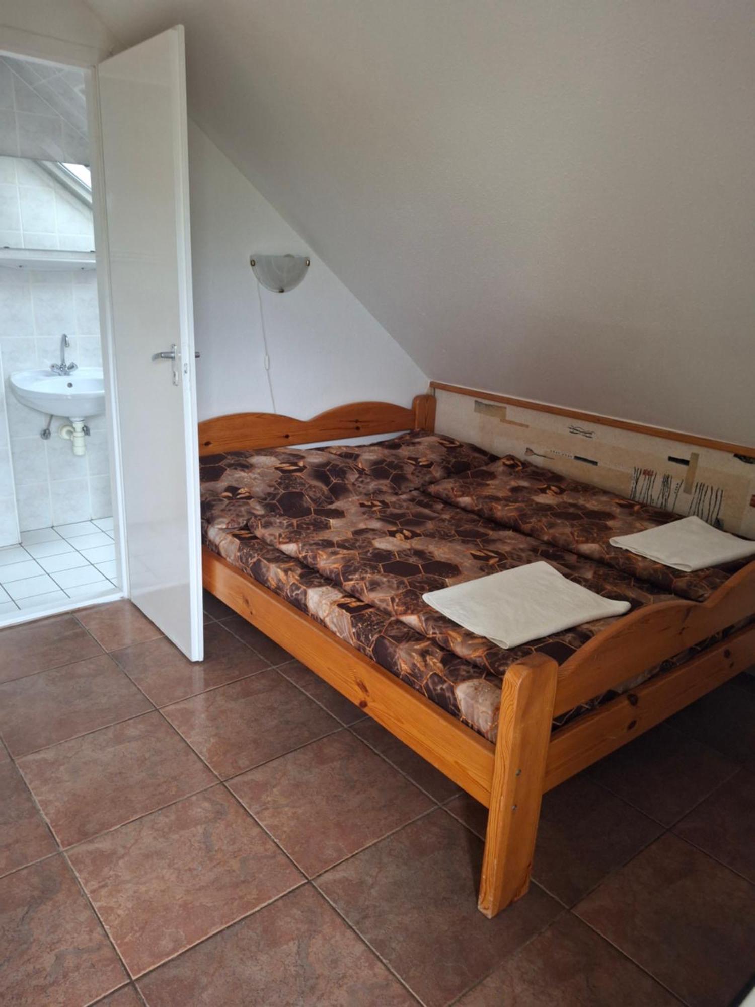 Birta Apartman Hajdúszoboszló Buitenkant foto